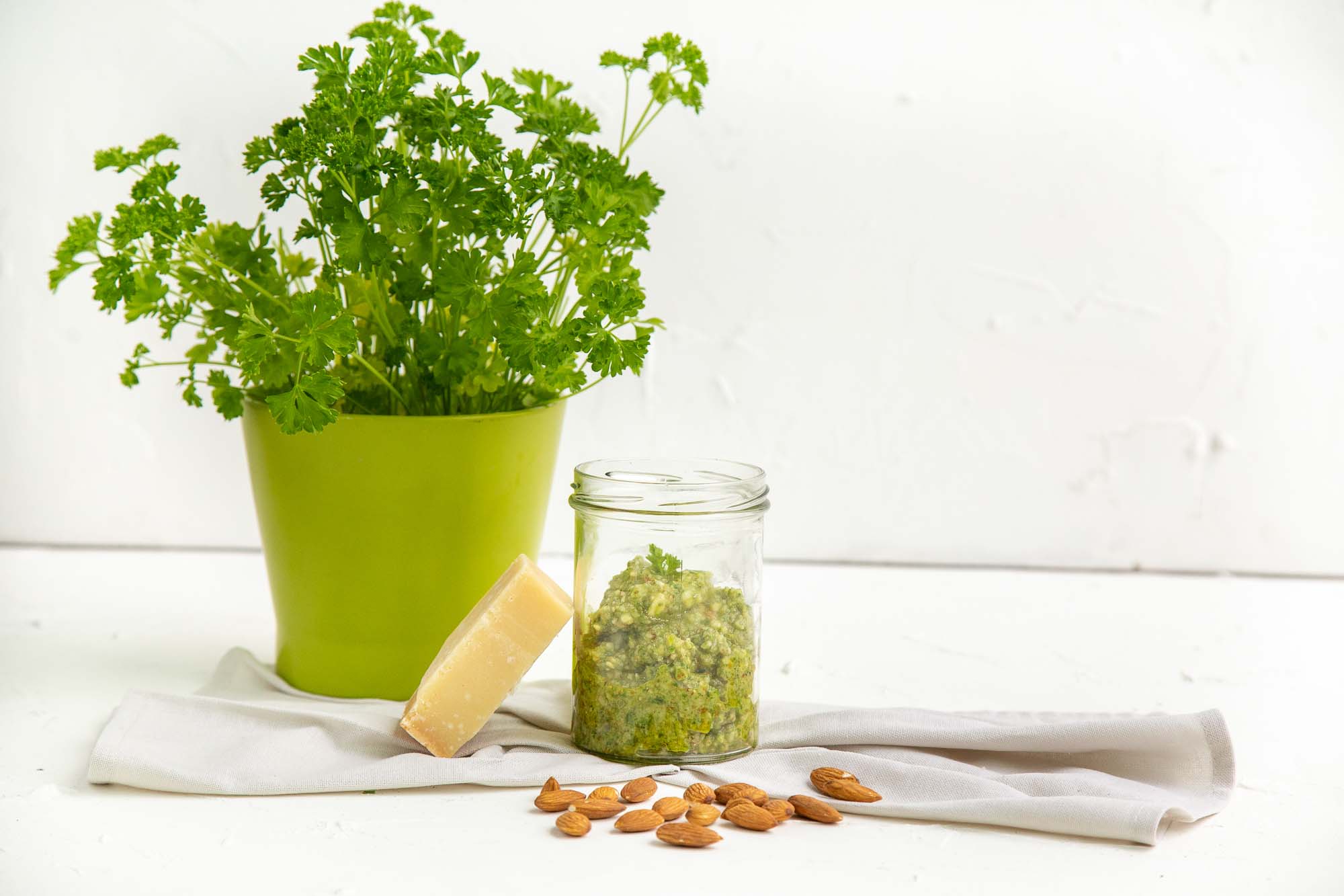 Homemade Parsley Pesto with Almonds and Parmesan Skovkær